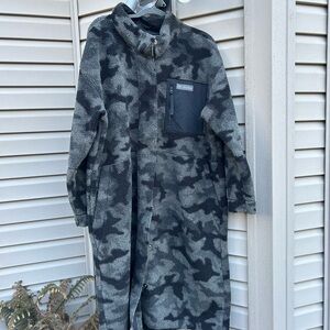 Columbia Jacket long coat camo coat XXl fleece Sherpa material like new plus 2X